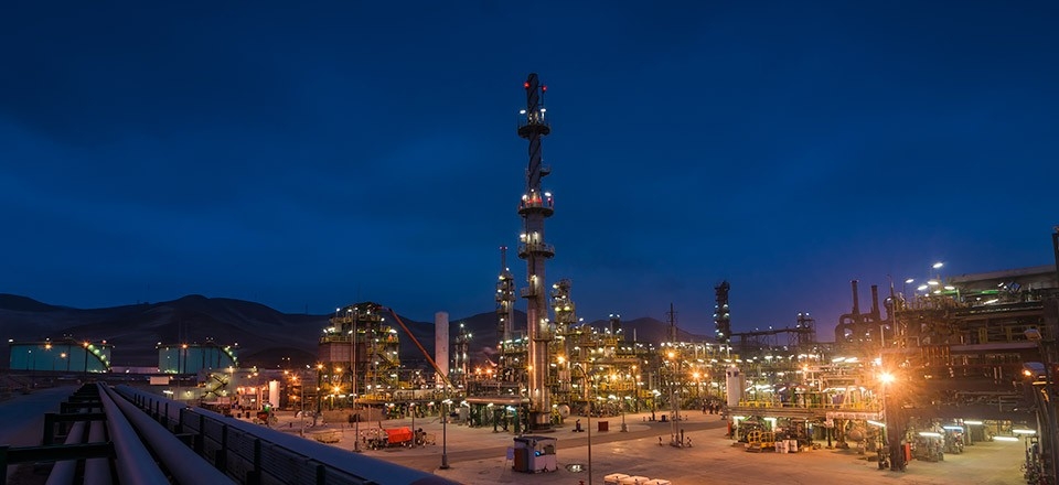 vista_nocturna_complejo_Repsol_tcm76-75658.jpg